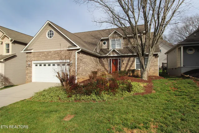 $399,900 | 1006 Middleton Place, Knoxville, TN 37923