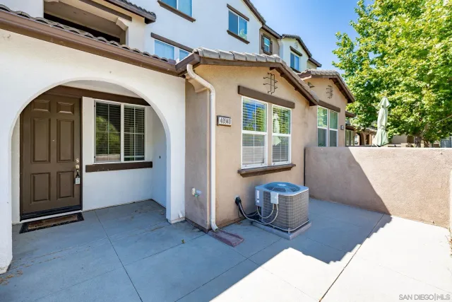 a view of an entrance of the house