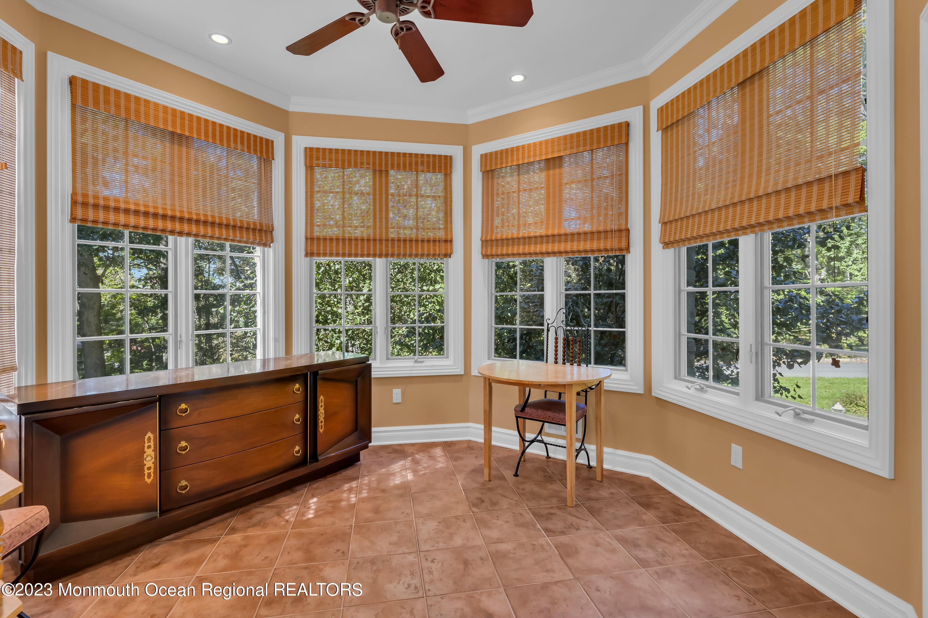 8 Round Hill Holmdel, NJ 07733 - Photo 14 of 107 021_dsc05573