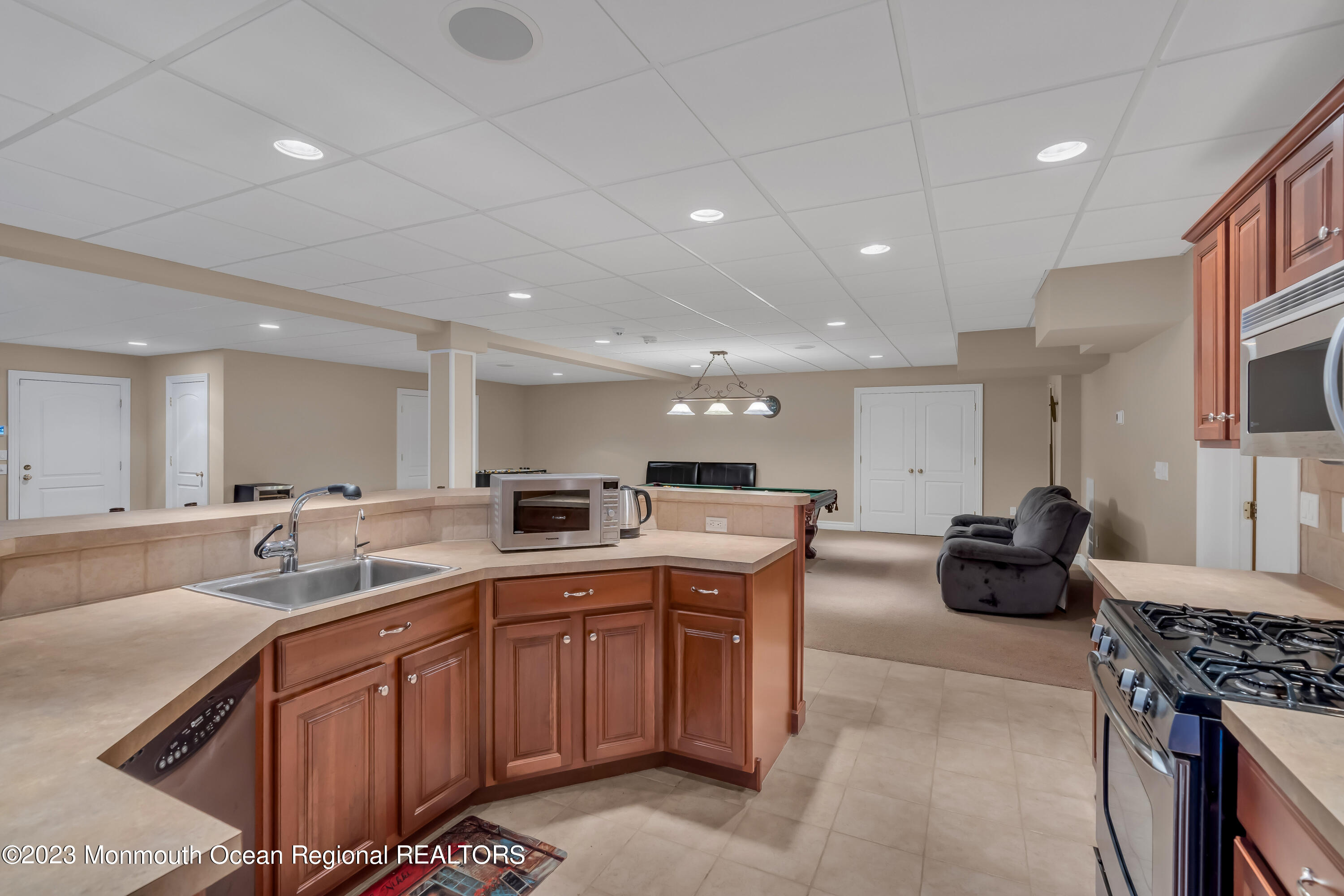 8 Round Hill Holmdel, NJ 07733 - Photo 71 of 107 087_dsc05859