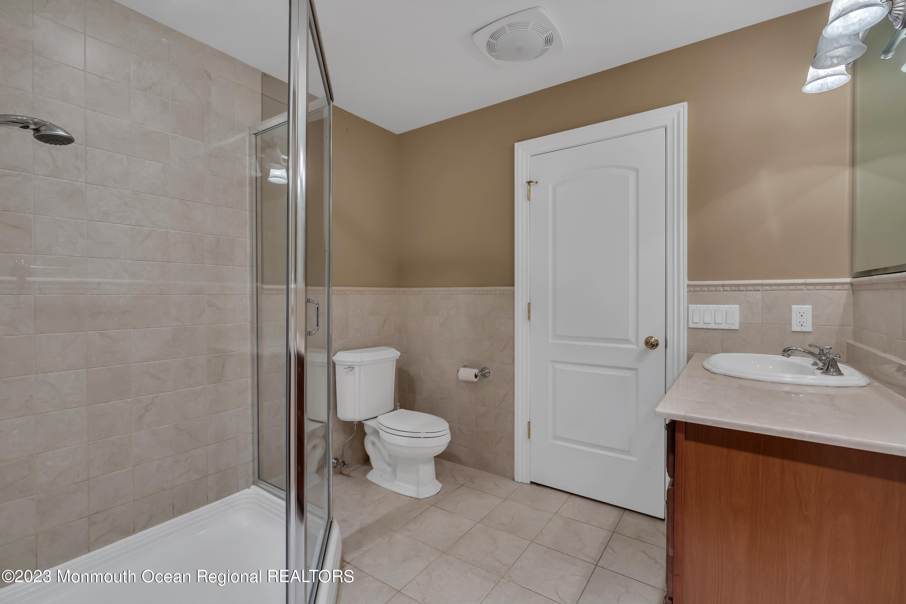 8 Round Hill Holmdel, NJ 07733 - Photo 77 of 107 093_dsc05889