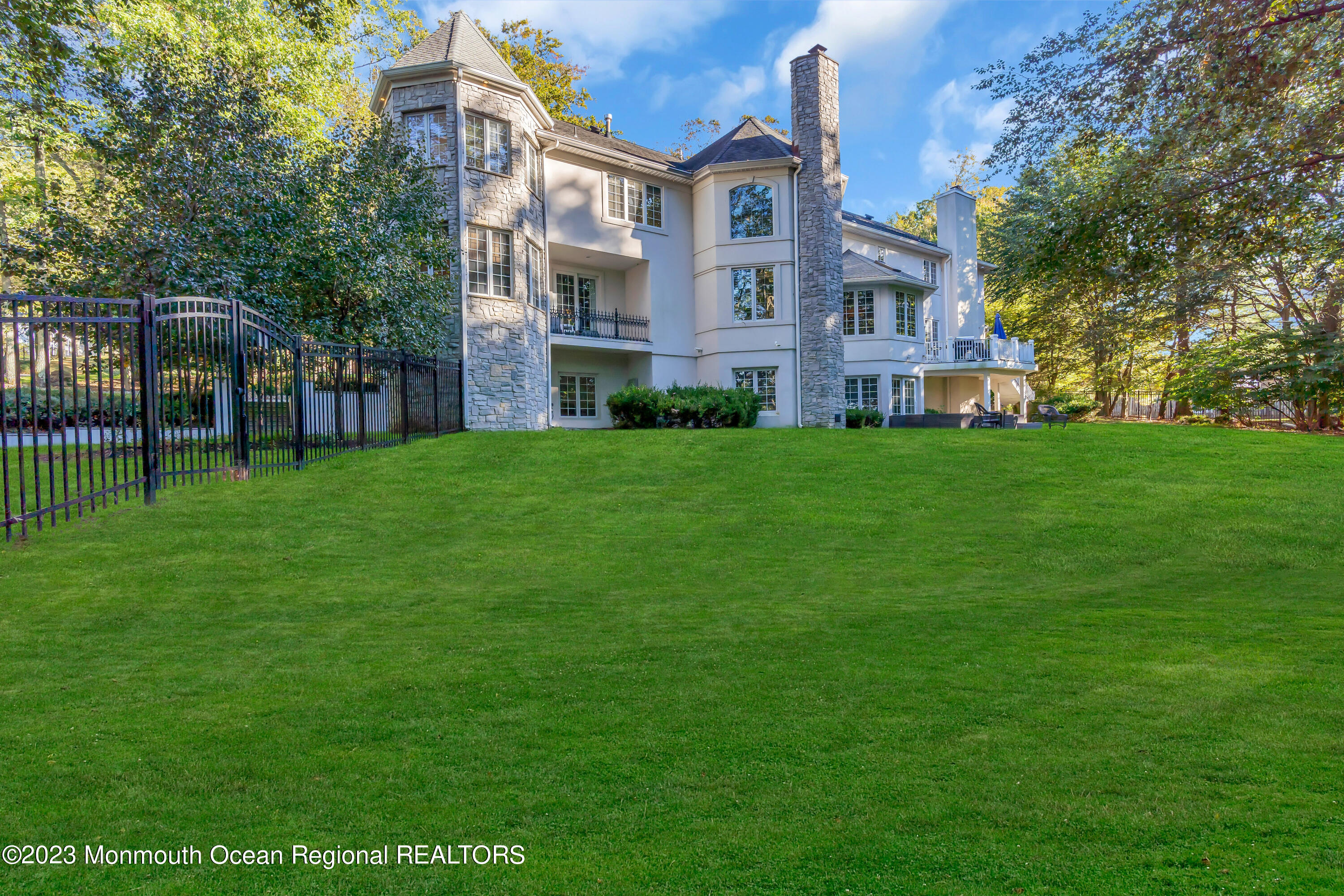 8 Round Hill Holmdel, NJ 07733 - Photo 81 of 107 097_dsc05934-1