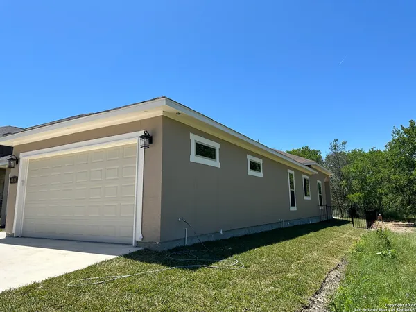 $2,700 | 6014 Covers Cove, Cibolo, TX 78108