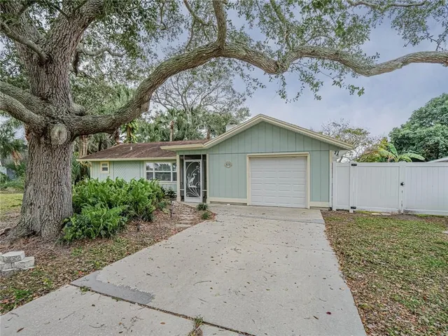$2,100 | 426 Tulip Drive, Sebastian, FL 32958