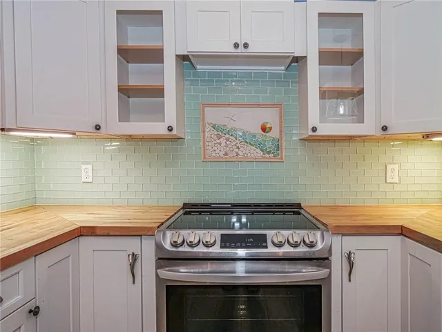 $2,100 | 426 Tulip Drive, Sebastian, FL 32958