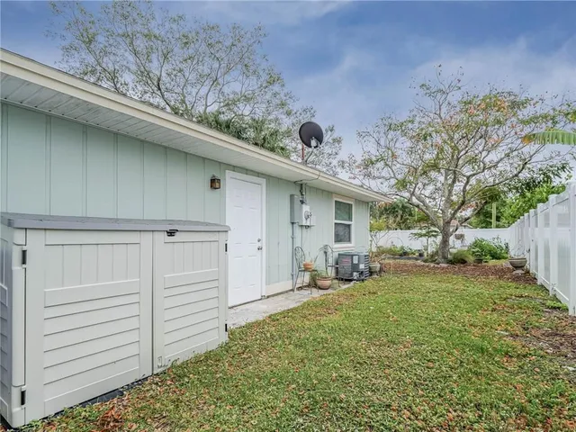 $2,100 | 426 Tulip Drive, Sebastian, FL 32958
