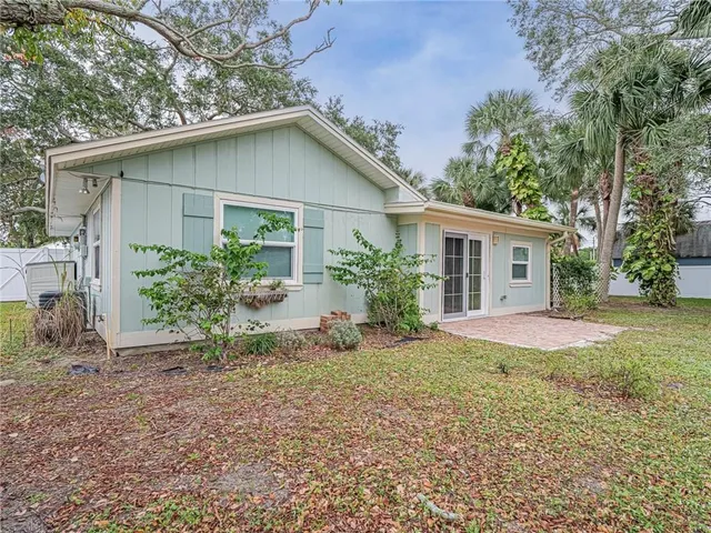 $2,100 | 426 Tulip Drive, Sebastian, FL 32958