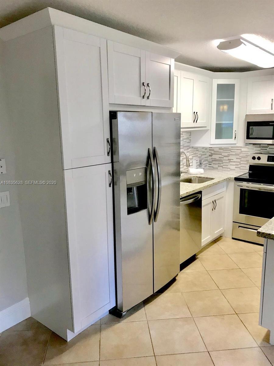 86 Mansfield D Boca Raton, FL 33434 - Photo 5 of 29 kitchen