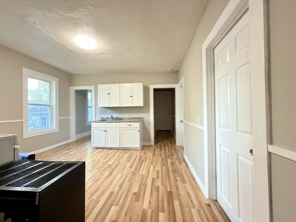 16 1/2 Winslow Street, Unit 2 Worcester, MA 01609 - Photo 4 of 28