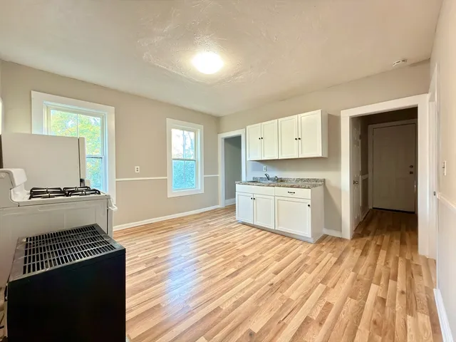 $1,799 | 16 1/2 Winslow Street, Unit 2, Worcester, MA 01609