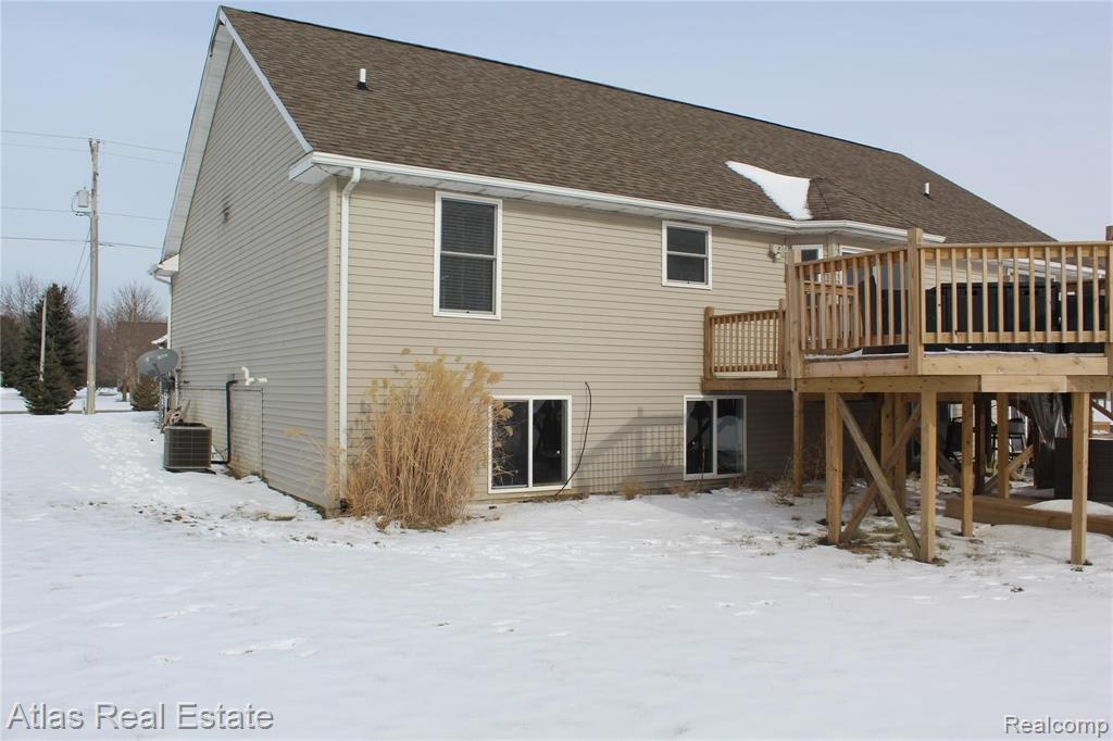 5430 East Carpenter Road Flint, MI 48506 - Photo 5 of 37