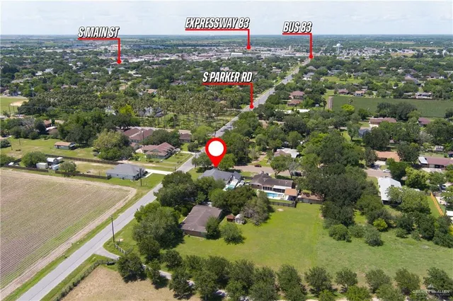 a picture of city view