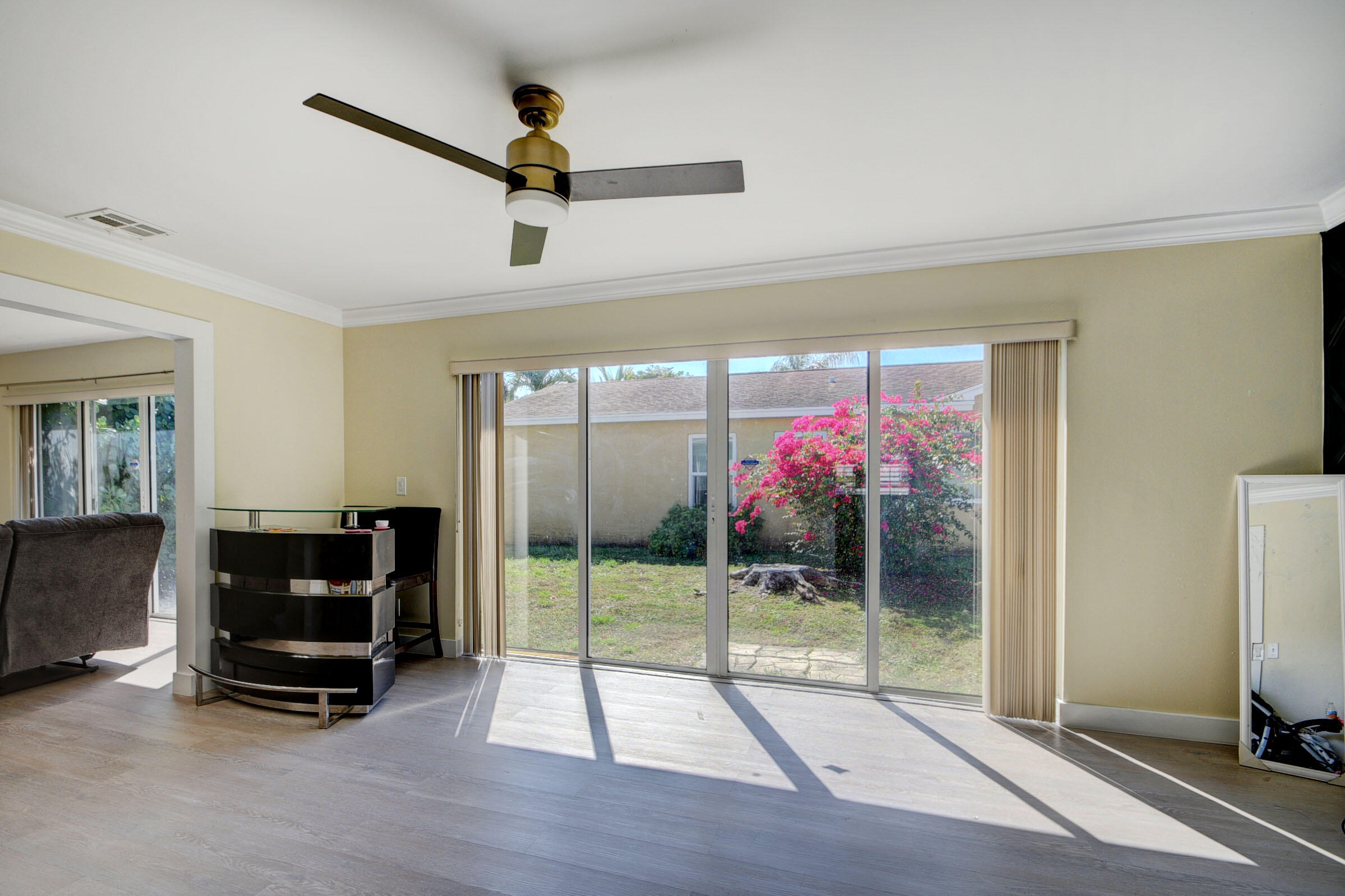 7258 Pine Manor Drive Lake Worth, FL 33467 - Photo 11 of 39 a living room with furniture