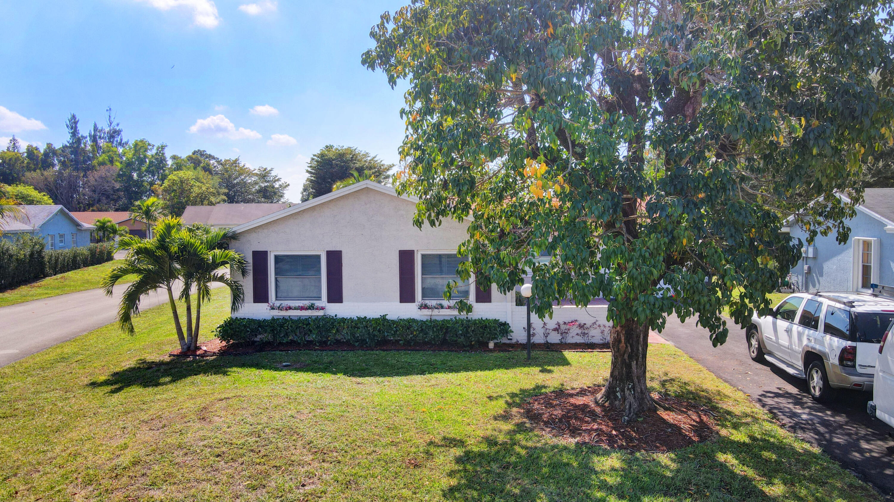 7258 Pine Manor Drive Lake Worth, FL 33467 - Photo 31 of 39 Front of House