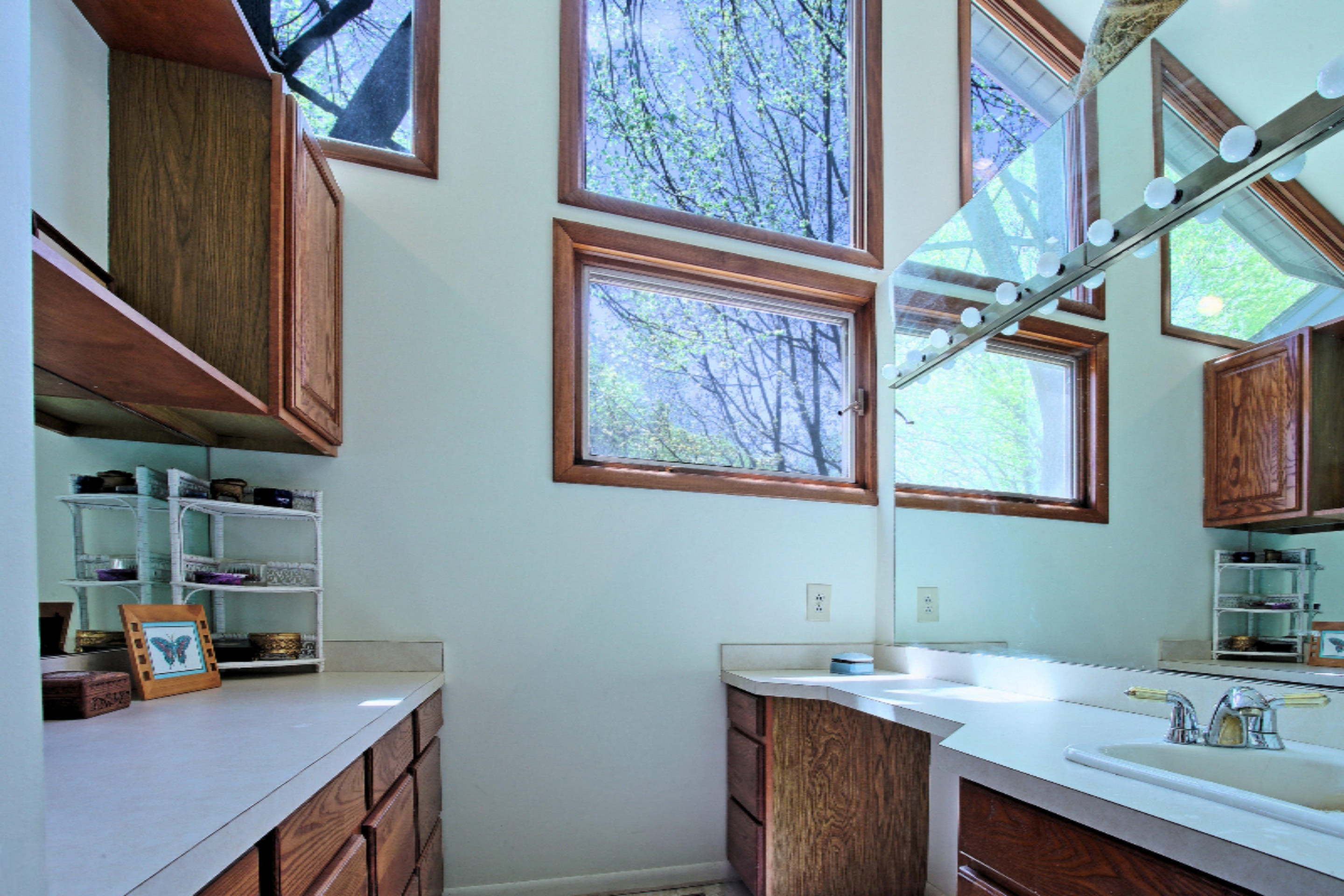 2266 Red Apple Road Manistee, MI 49660 - Photo 16 of 46 Master bath-IMG_2761