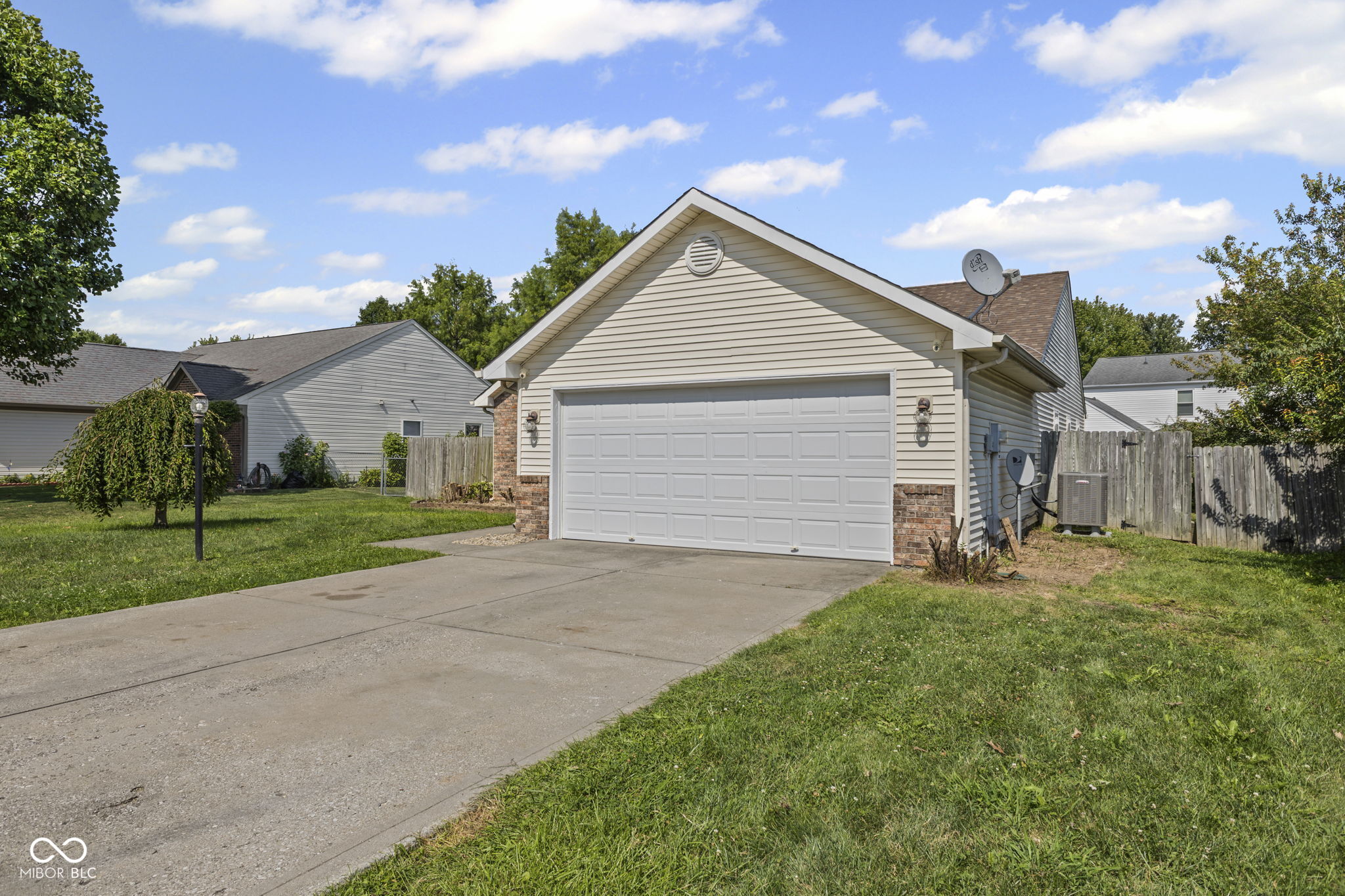 6430 Furnas Road Indianapolis, IN 46221 - Photo 3 of 25