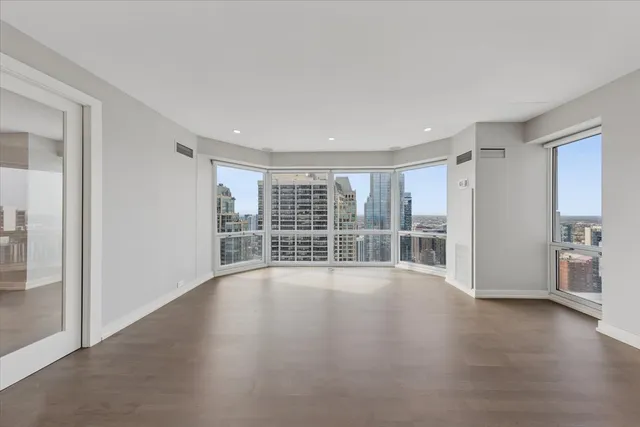 $1,095,000 | 100 East Huron Street, Unit 3901, Chicago, IL 60611