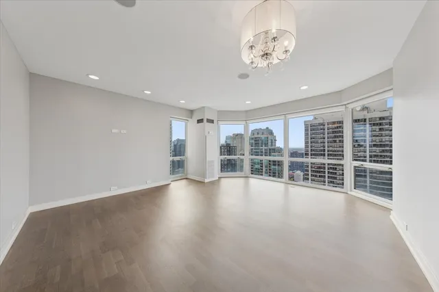 $1,095,000 | 100 East Huron Street, Unit 3901, Chicago, IL 60611