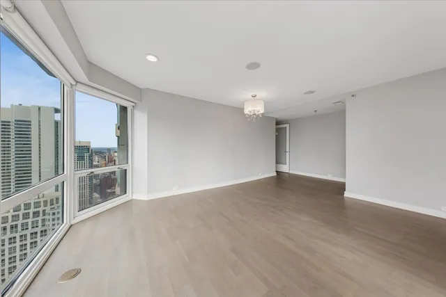 $1,095,000 | 100 East Huron Street, Unit 3901, Chicago, IL 60611