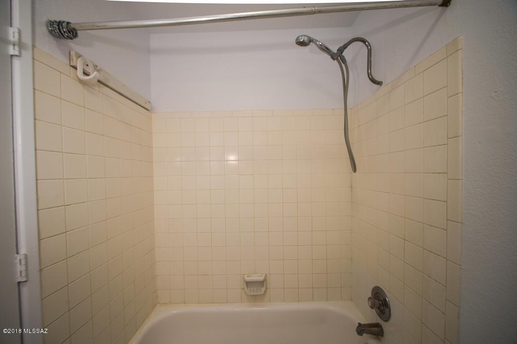 2753 West Anklam Road, Unit E Tucson, AZ 85745 - Photo 13 of 22 Gallery Image 13