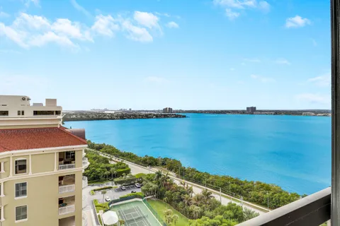 $759,000 | 5380 North Ocean Drive, Unit 20B, Singer Island, FL 33404