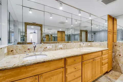 $759,000 | 5380 North Ocean Drive, Unit 20B, Singer Island, FL 33404