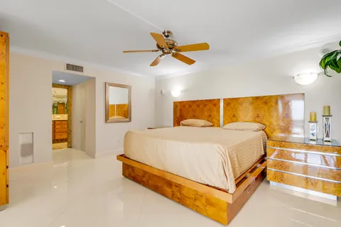 $759,000 | 5380 North Ocean Drive, Unit 20B, Singer Island, FL 33404