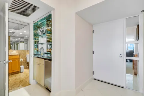 $759,000 | 5380 North Ocean Drive, Unit 20B, Singer Island, FL 33404