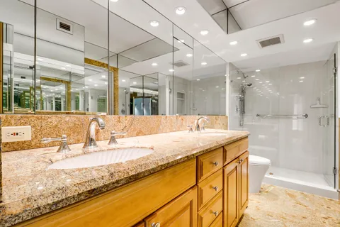 $759,000 | 5380 North Ocean Drive, Unit 20B, Singer Island, FL 33404