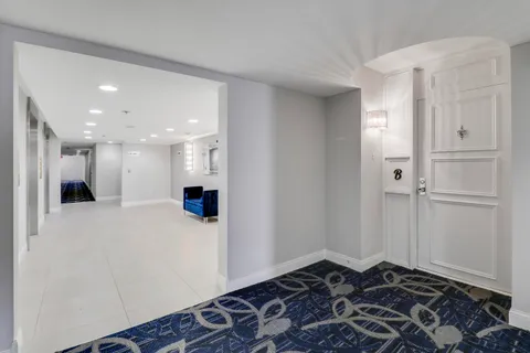 $759,000 | 5380 North Ocean Drive, Unit 20B, Singer Island, FL 33404