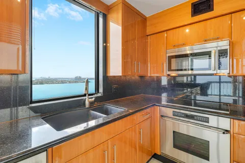 $759,000 | 5380 North Ocean Drive, Unit 20B, Singer Island, FL 33404