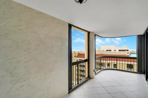 $759,000 | 5380 North Ocean Drive, Unit 20B, Singer Island, FL 33404