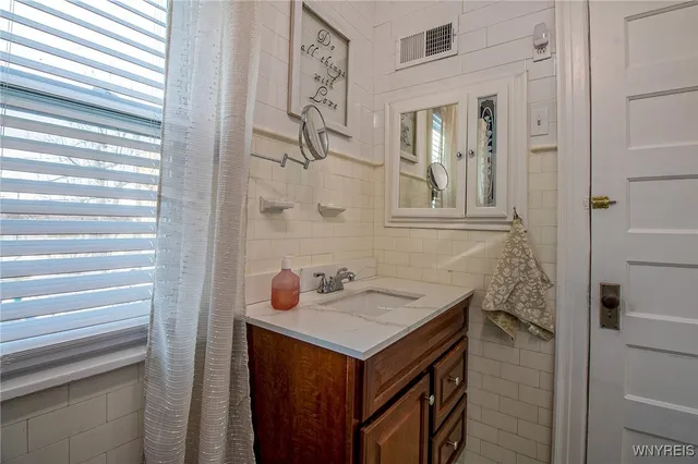 $1,999,999 | 624 Buffalo Avenue, Niagara Falls, NY 14303