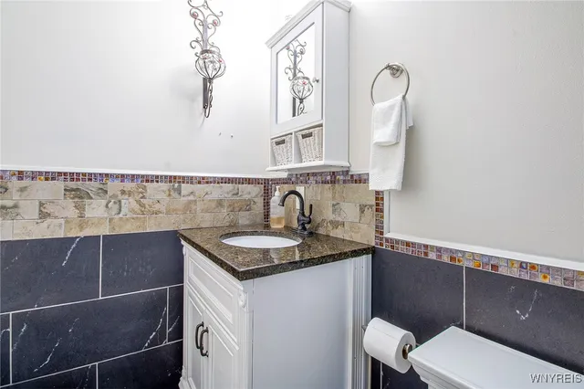 $1,999,999 | 624 Buffalo Avenue, Niagara Falls, NY 14303