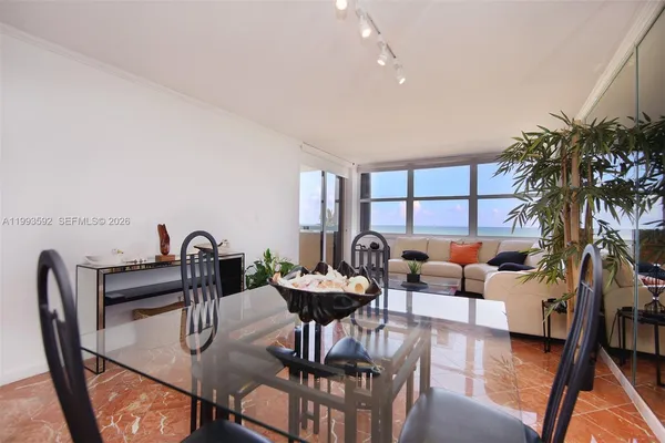 $4,500 | 2555 Collins Avenue, Unit 703, Miami Beach, FL 33140
