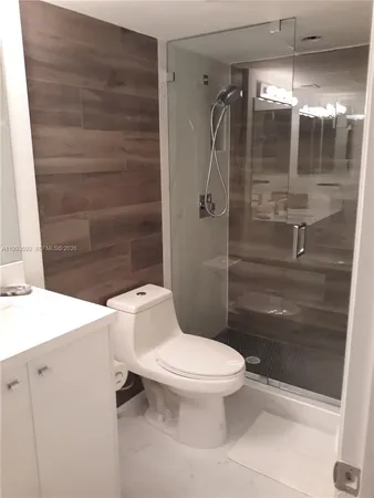 $4,500 | 2555 Collins Avenue, Unit 703, Miami Beach, FL 33140