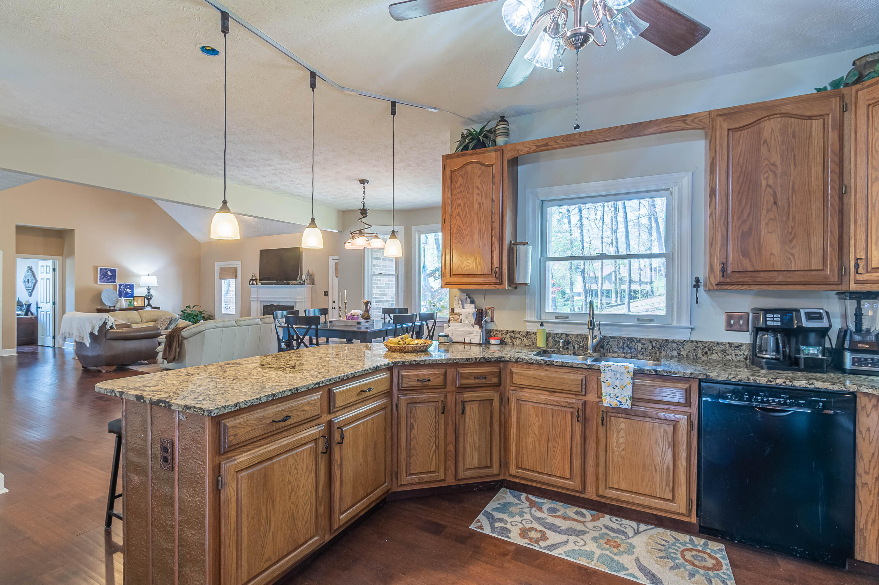 106 Redwood Road Clinton, TN 37716 - Photo 11 of 37 106 Redwood Rd Clinton TN-print-011-012-