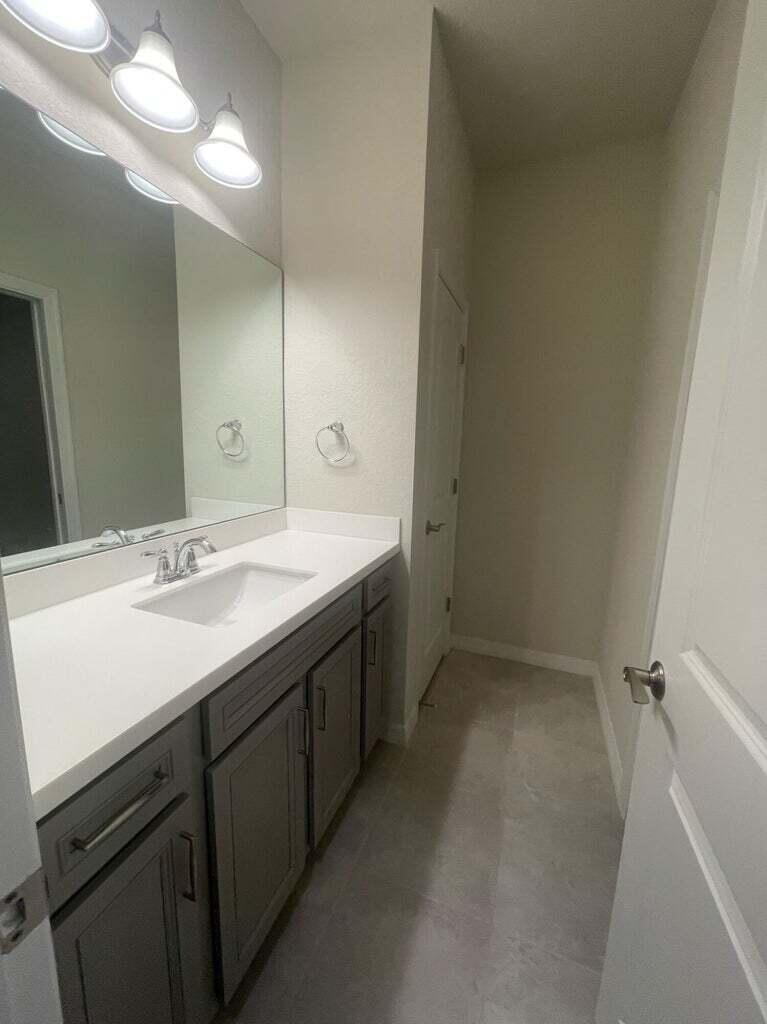 8280 Cadre Noir Road Lake Worth, FL 33467 - Photo 14 of 16 Guest Bathroom