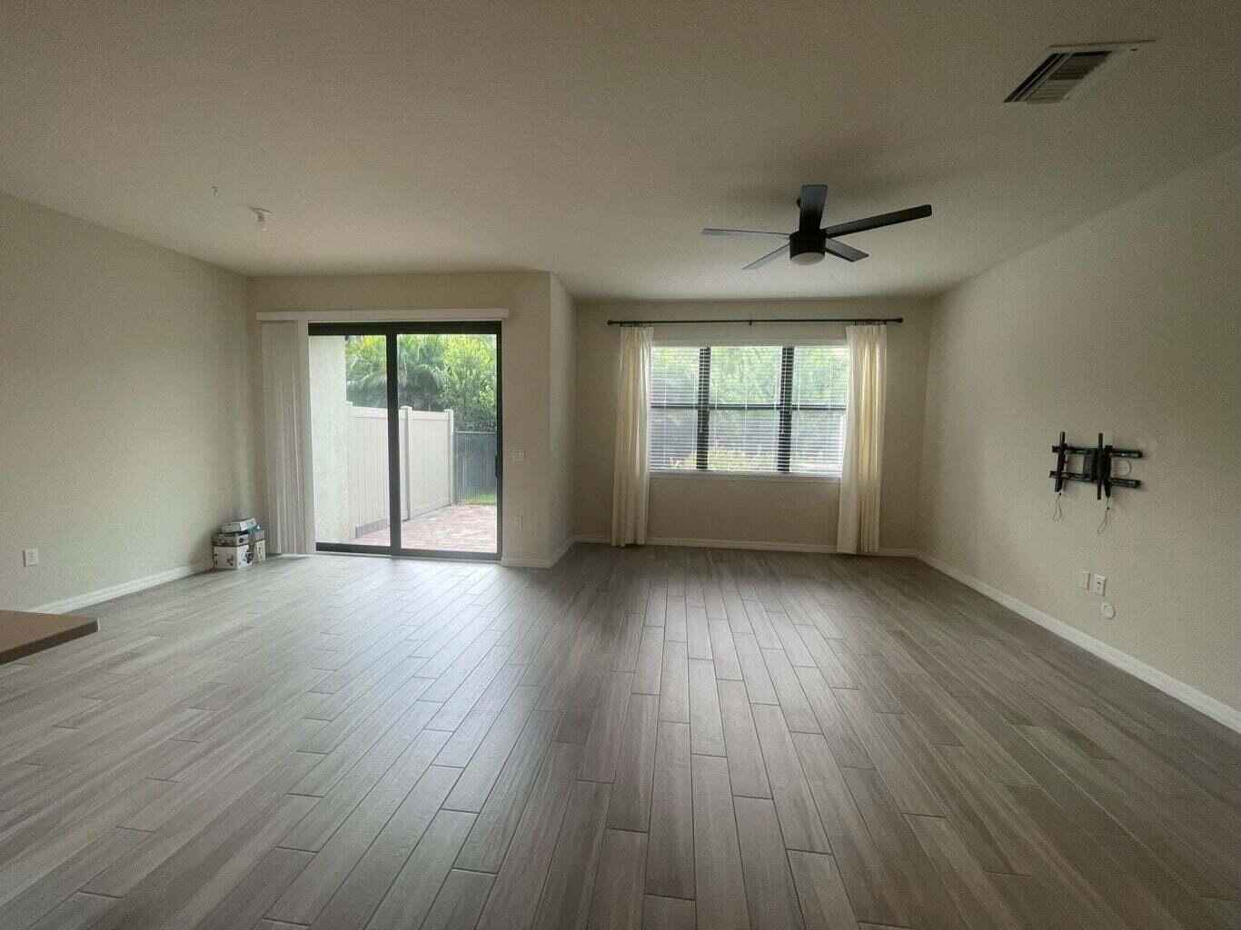 8280 Cadre Noir Road Lake Worth, FL 33467 - Photo 6 of 16 Living