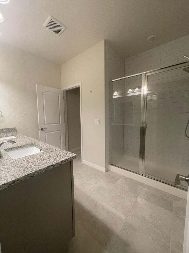 8280 Cadre Noir Road Lake Worth, FL 33467 - Photo 10 of 16 Main Bathroom