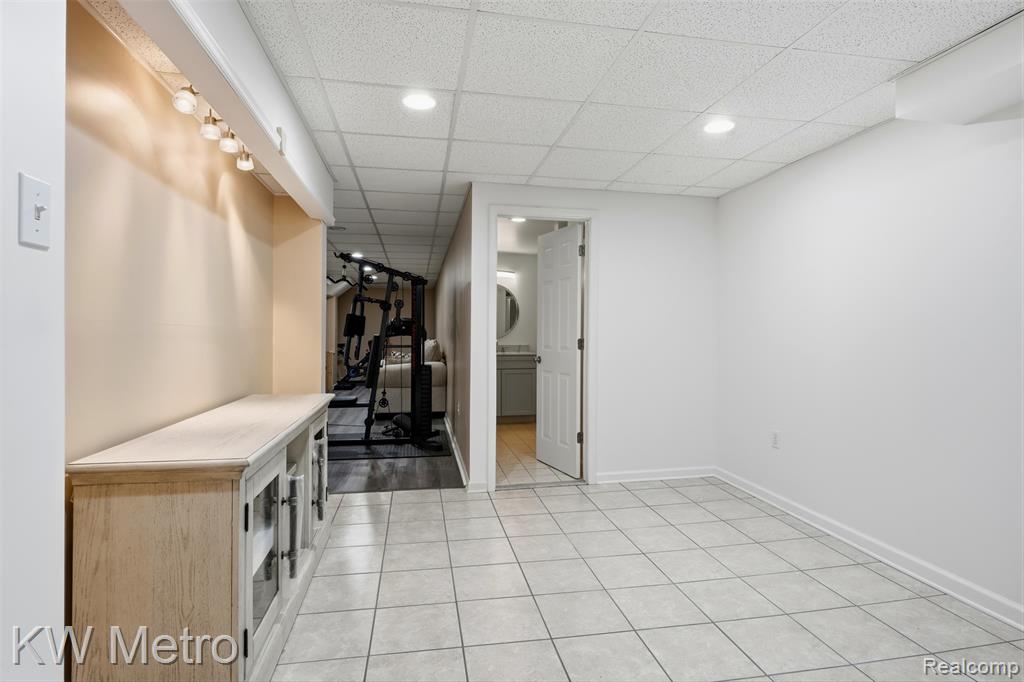 887 Grovecrest Rochester Hills, MI 48307 - Photo 33 of 42