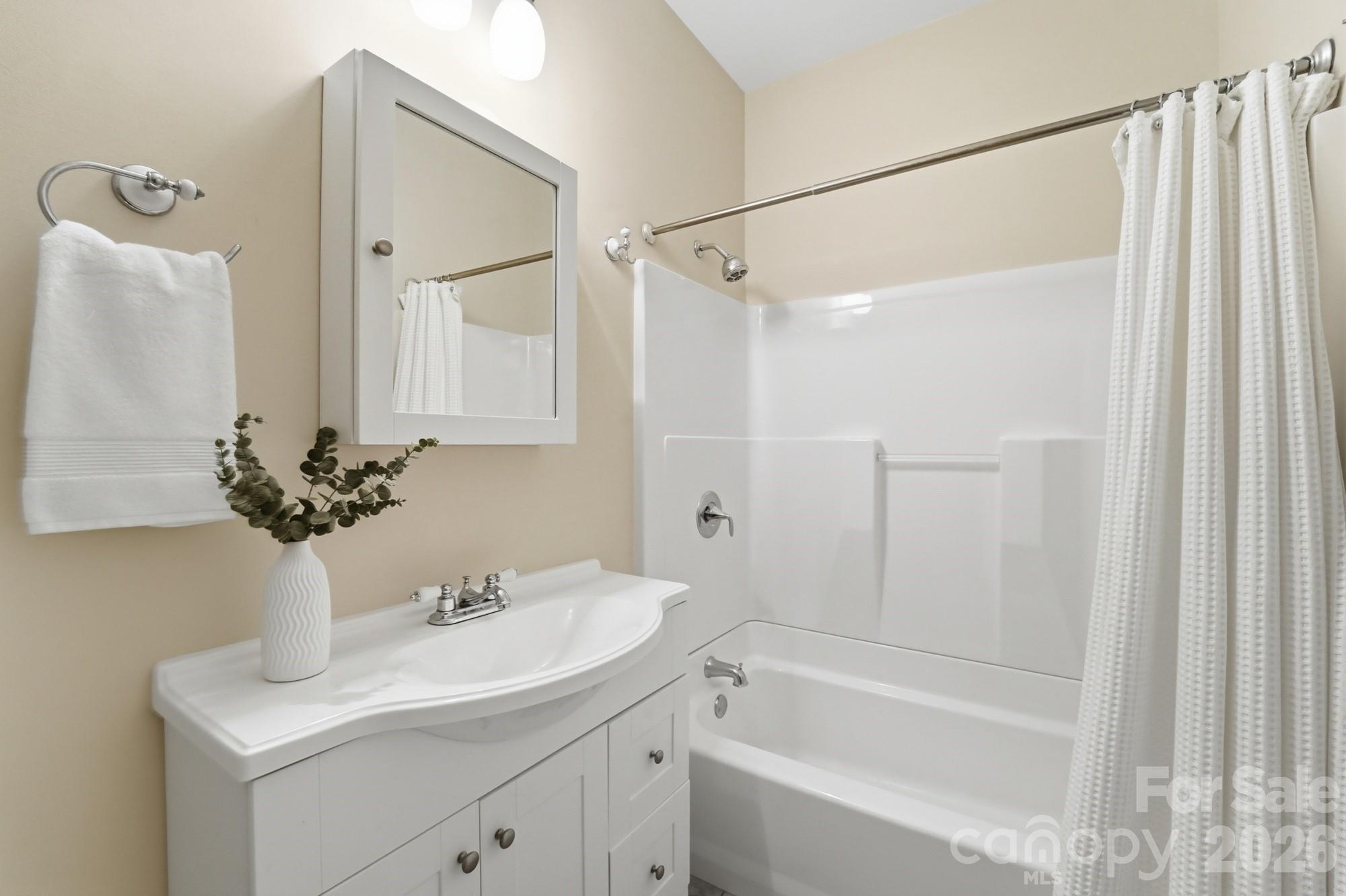 2370 Valelake Road York, SC 29745 - Photo 33 of 48