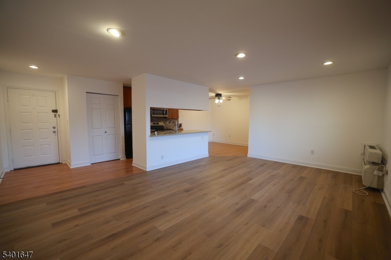 70 Eton Way Somerset, NJ 08873 - Photo 4 of 18