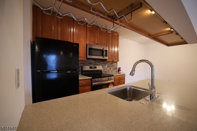 70 Eton Way Somerset, NJ 08873 - Photo 5 of 18