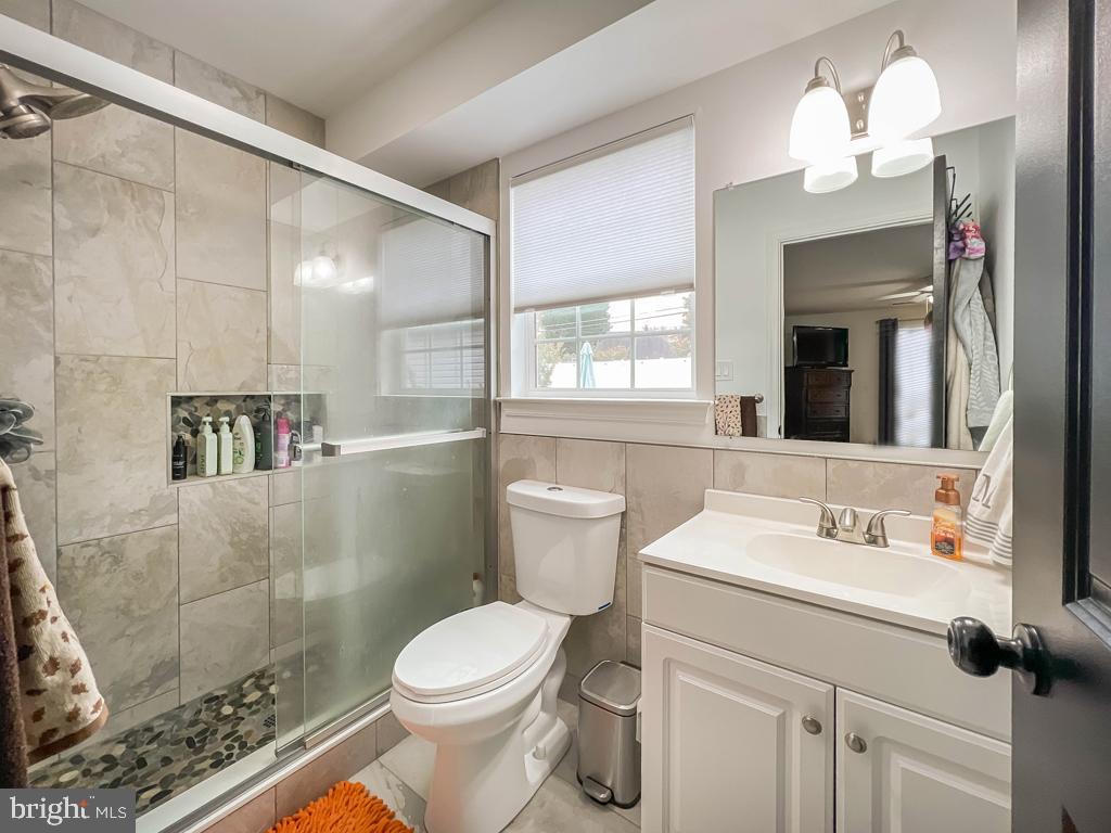 63 Red Maple Lane Levittown, PA 19055 - Photo 24 of 45 Main Bedroom Bath