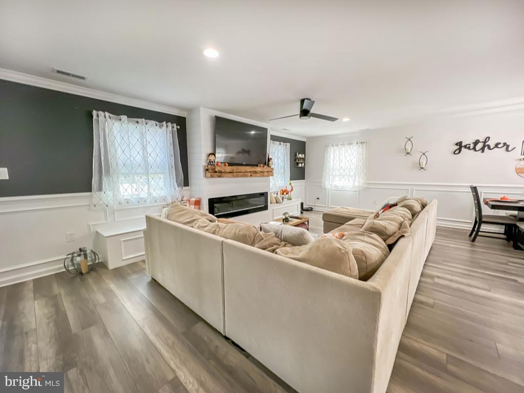 63 Red Maple Lane Levittown, PA 19055 - Photo 10 of 45