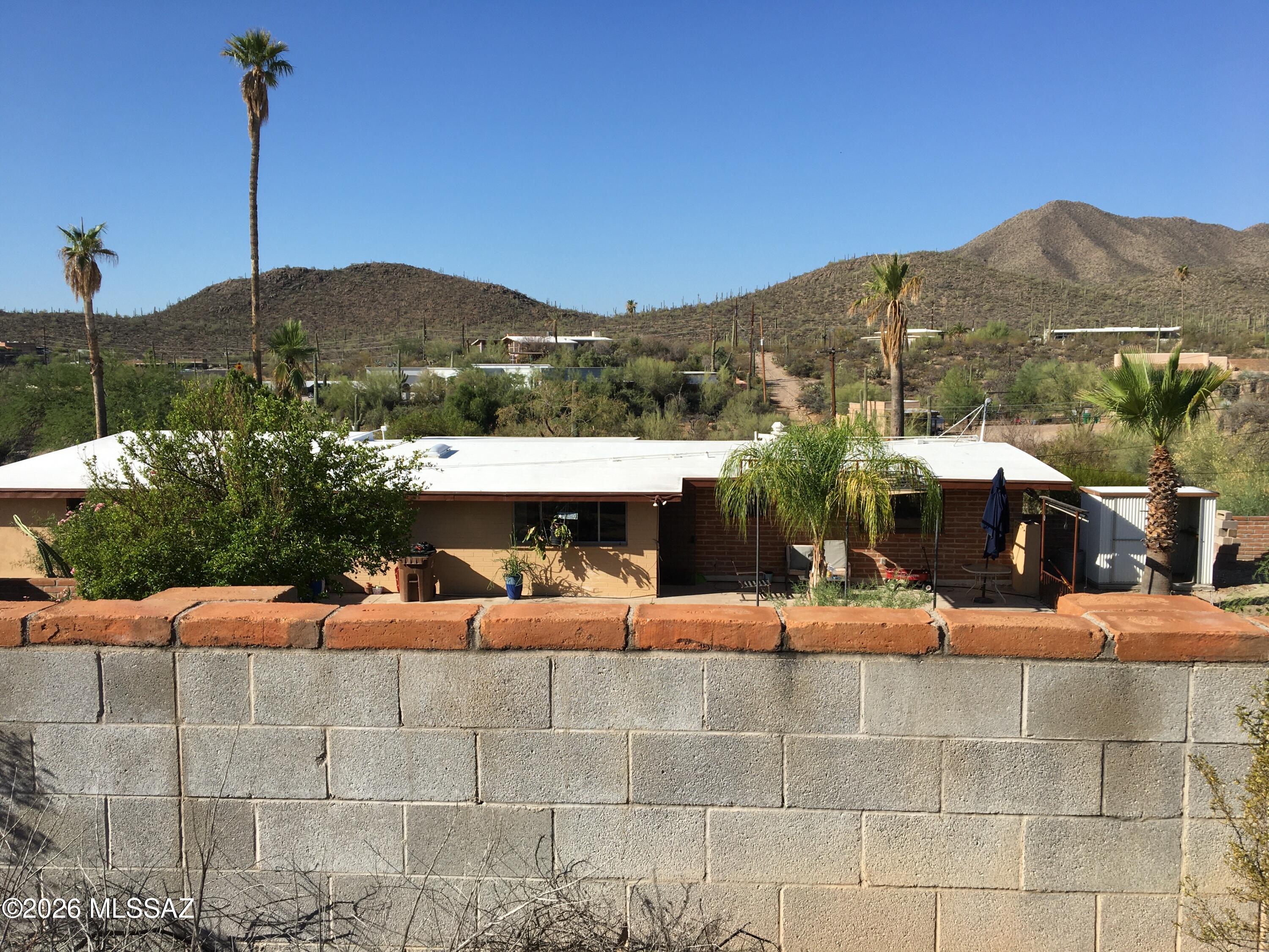 1301 North Painted Hills Road Tucson, AZ 85745 - Photo 23 of 35