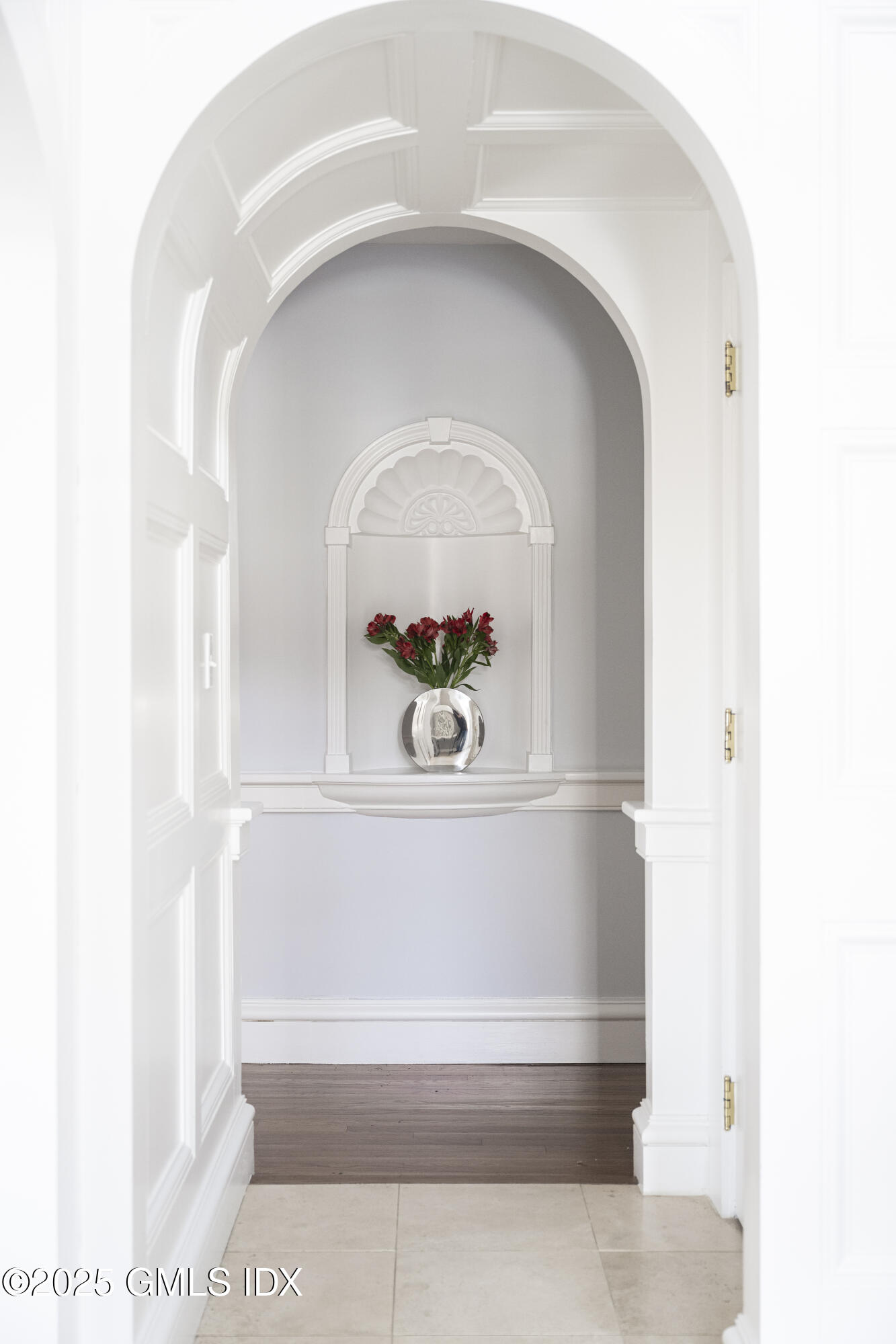 44 North Porchuck Road Greenwich, CT 06831 - Photo 15 of 61 Architectural Detail off Entry