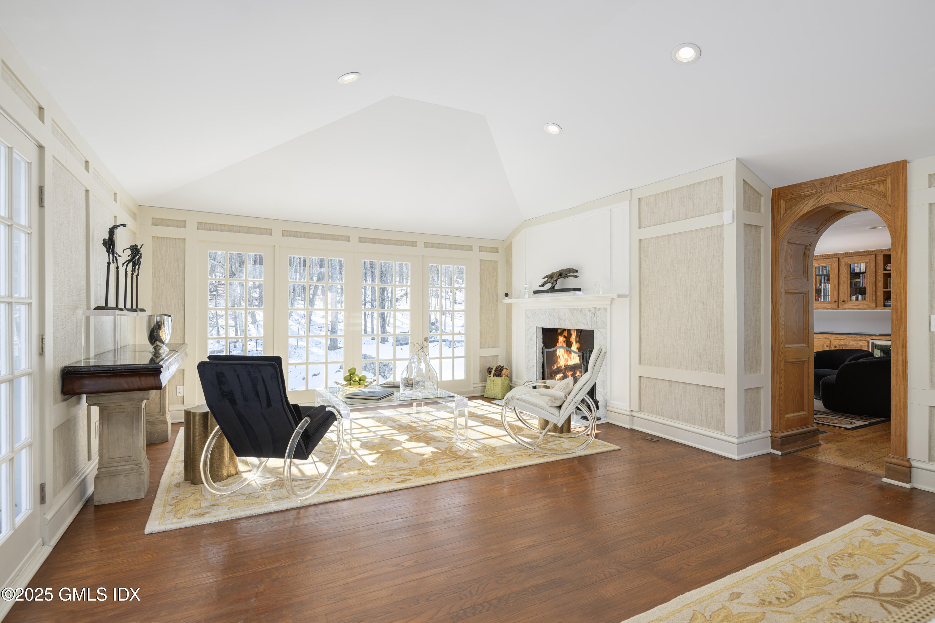 44 North Porchuck Road Greenwich, CT 06831 - Photo 17 of 61 2nd Family Room