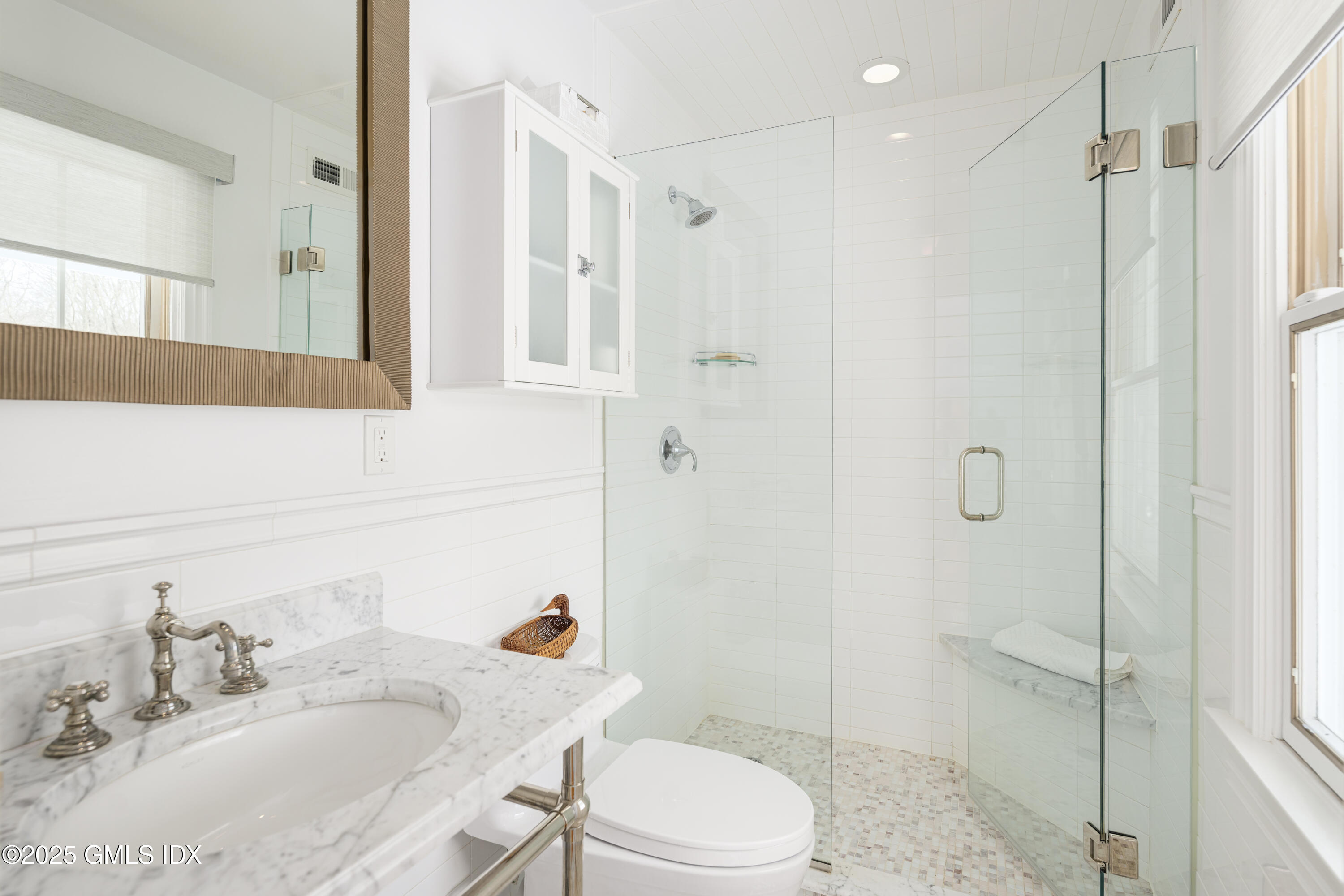 44 North Porchuck Road Greenwich, CT 06831 - Photo 29 of 61 En-Suite Bath